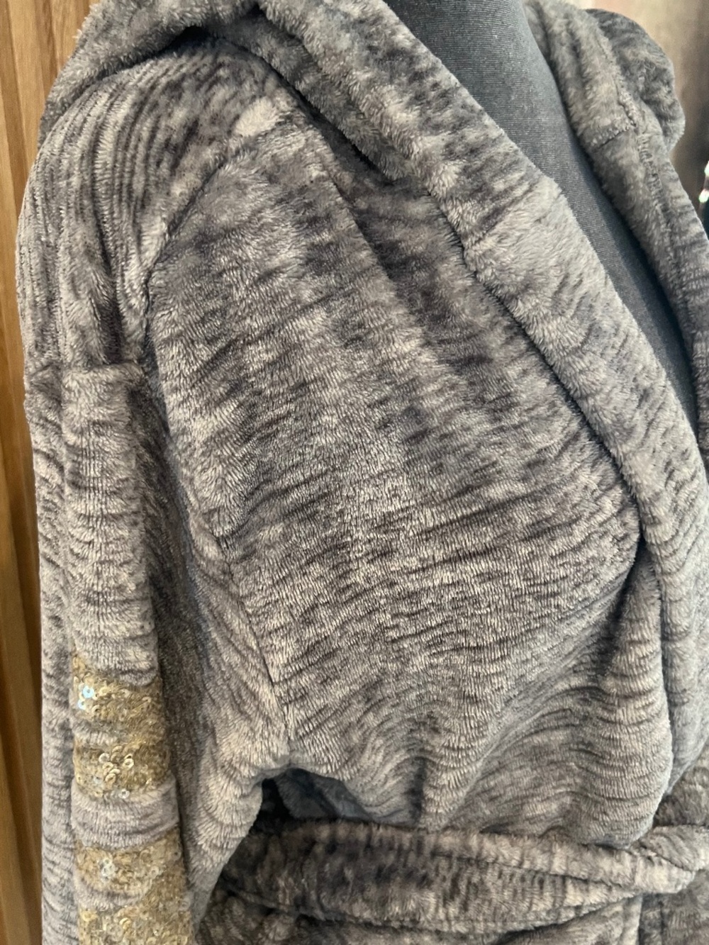 Victoria’s Secret PINK Plush Hooded Robe XS Gray Sequin Sleeve Cozy